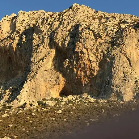 Grande Grotta Armeos * Masouri