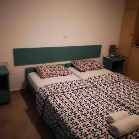 Grande Grotta - Sleeps 8 - Free Parking *